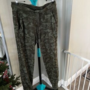 lululemon ready to rulu jogger camo dark olive